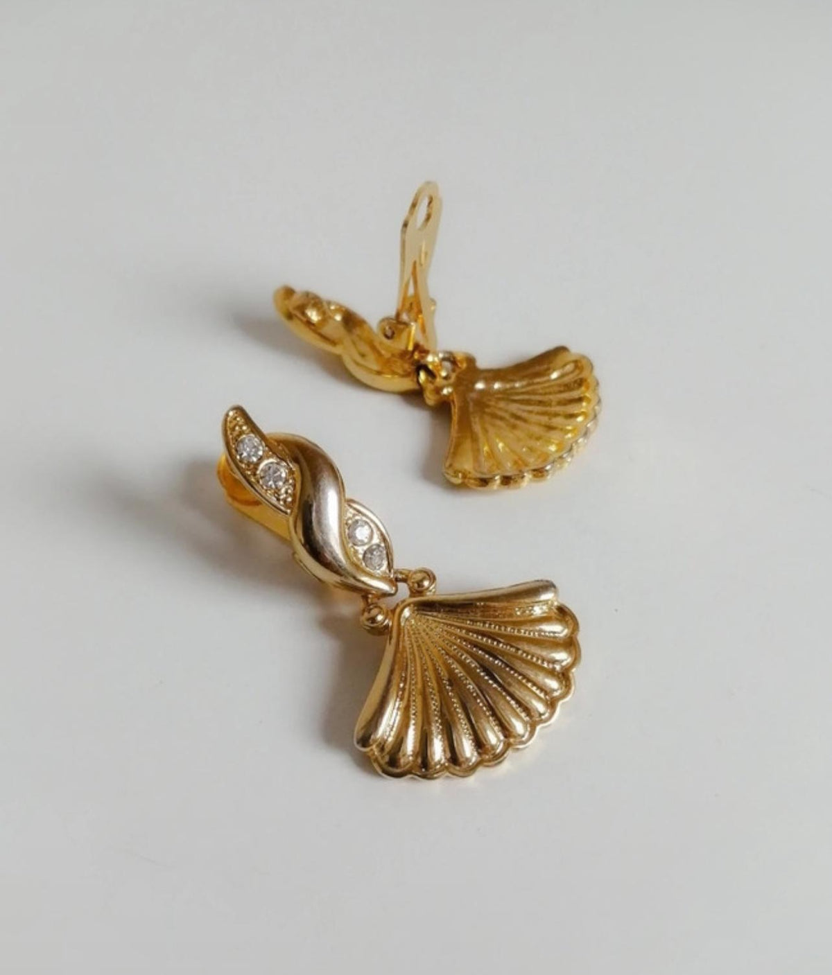 Gold Vintage Seashell earrings