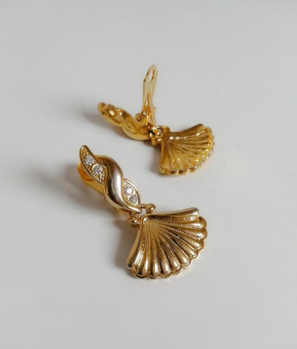 Gold Vintage Seashell earrings
