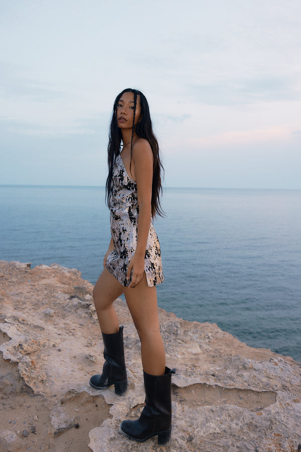 Anabelle in Black Camouflage